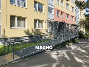 Pronájem bytu 3+kk, Praha - Modřany, Poljanovova, 65 m2