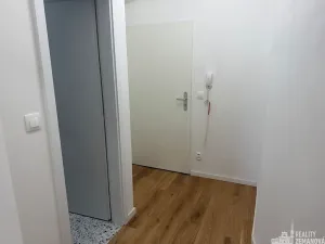 Pronájem bytu 2+kk, Praha - Vršovice, Petrohradská, 49 m2