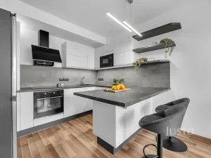 Prodej bytu 3+kk, Praha - Uhříněves, Oty Bubeníčka, 57 m2
