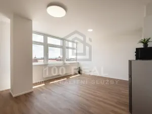 Pronájem bytu 1+kk, Pardubice, třída Míru, 37 m2