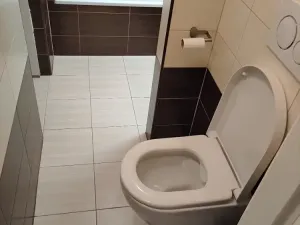 Pronájem bytu 2+kk, Praha, Lomnického, 44 m2