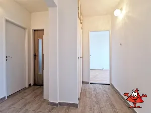 Pronájem bytu 3+1, Praha - Kobylisy, Famfulíkova, 66 m2