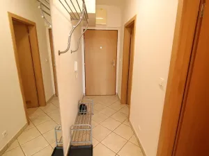 Pronájem bytu 1+kk, Praha - Kunratice, Pod Haltýřem, 29 m2