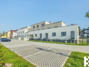 Prodej bytu 1+kk, Praha - Satalice, Za Novákovou zahradou, 34 m2