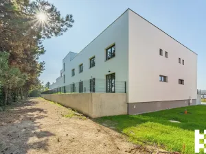 Prodej garážového stání, Praha - Satalice, 14 m2