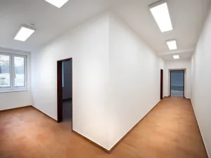 Pronájem kanceláře, Hořín, 420 m2