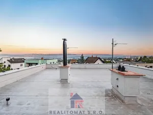 Pronájem bytu 4+kk, Praha - Komořany, Pod lesem, 343 m2