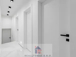 Prodej rodinného domu, Praha - Komořany, Pod lesem, 325 m2