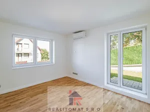 Prodej bytu 4+kk, Praha - Komořany, Pod lesem, 266 m2