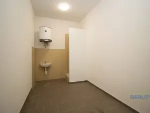 Pronájem skladu, Brandýs nad Labem-Stará Boleslav, Pražská, 953 m2