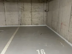 Pronájem garážového stání, Olomouc, Varšavské nám., 5 m2