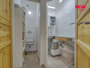 Pronájem obchodního prostoru, Karlovy Vary, Bělehradská, 100 m2