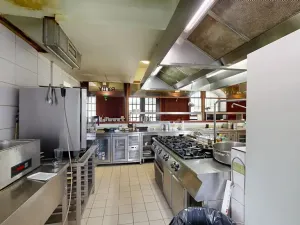 Dražba restaurace, Praha - Holešovice, Jankovcova, 1096 m2