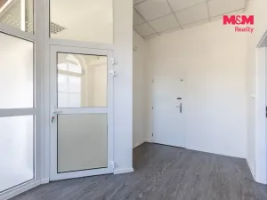 Pronájem obchodního prostoru, Nový Bor, Tržní náměstí, 108 m2