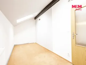 Pronájem obchodního prostoru, Nový Bor, Tržní náměstí, 108 m2