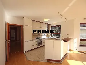 Pronájem kanceláře, Praha, Na cípu, 440 m2
