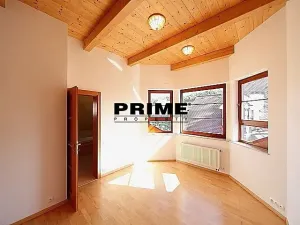 Pronájem kanceláře, Praha, Na cípu, 440 m2