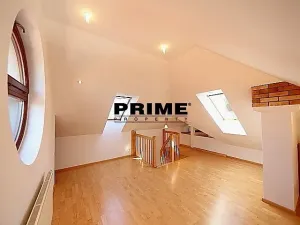 Pronájem kanceláře, Praha, Na cípu, 440 m2