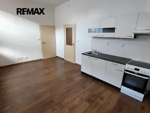 Pronájem bytu 1+kk, Rousínov, 31 m2