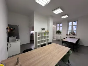 Pronájem kanceláře, Praha - Nové Město, Karlovo náměstí, 1110 m2