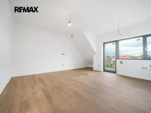 Prodej bytu 3+kk, Moravany, Květná, 108 m2