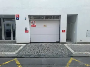 Prodej garážového stání, Praha - Vyšehrad, Neklanova, 20 m2
