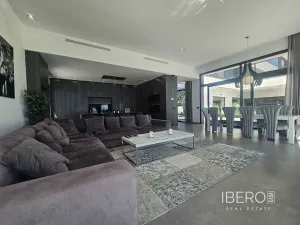 Prodej rodinného domu, Algeciras, Španělsko, Calle del Cabo Roig, 479 m2