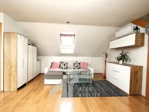 Prodej výrobních prostor, Zaječí, Dlážděná, 100 m2