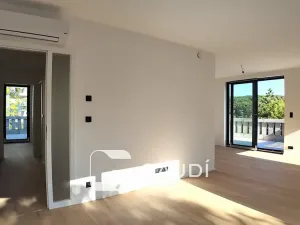 Prodej bytu 4+kk, Praha, Mezitraťová, 105 m2