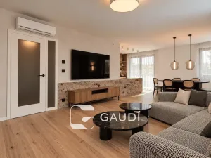 Prodej bytu 4+kk, Praha, Mezitraťová, 105 m2