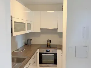 Pronájem bytu 2+kk, Praha - Suchdol, Suchdolské náměstí, 48 m2