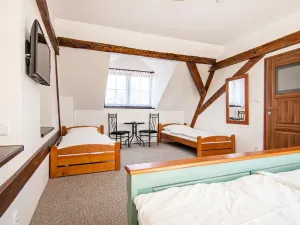 Prodej ubytování, Břežany I, 400 m2