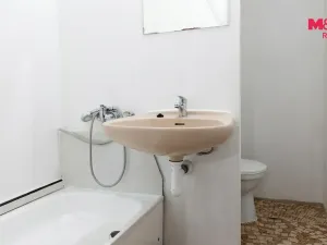 Pronájem bytu 1+kk, Hradec Králové - Nový Hradec Králové, třída Edvarda Beneše, 28 m2