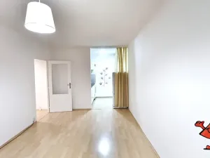 Pronájem bytu 2+kk, Praha - Petrovice, Kurčatovova, 45 m2