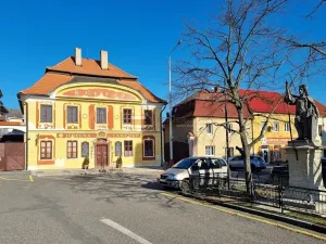 Pronájem bytu 1+kk, Uhlířské Janovice, Václavské náměstí, 26 m2