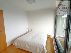 Pronájem bytu 2+kk, Praha - Holešovice, U průhonu, 47 m2