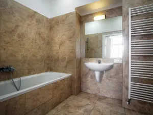 Pronájem bytu 3+kk, Praha - Holešovice, Komunardů, 76 m2