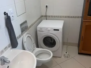 Pronájem bytu 1+kk, Praha - Letňany, Hlučkova, 38 m2