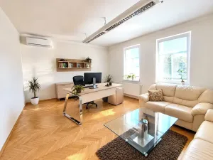 Pronájem kanceláře, Zlín, Pod Vodojemem, 180 m2