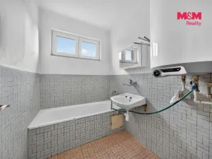 Prodej bytu 4+1, Černovice, U Mateřské školy, 82 m2