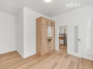 Pronájem bytu 2+kk, Praha - Vysočany, Kolmá, 34 m2