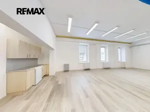 Prodej výrobních prostor, Hlinsko, Wilsonova, 2147 m2