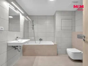 Pronájem bytu 2+kk, Pardubice - Ohrazenice, U Sportovní školy, 54 m2