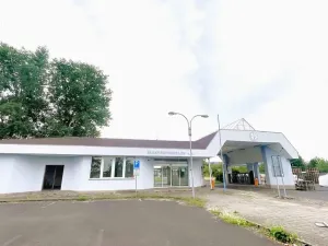 Pronájem komerčního pozemku, Louny, Postoloprtská, 2250 m2