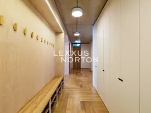 Pronájem atypického bytu, Praha - Bubeneč, Ronalda Reagana, 198 m2