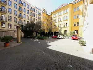 Pronájem kanceláře, Praha - Smíchov, Štefánikova, 82 m2