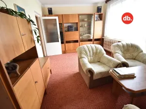 Prodej bytu 3+1, Karlovy Vary, Šumavská, 64 m2