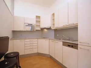 Pronájem kanceláře, Praha - Smíchov, Štefánikova, 82 m2