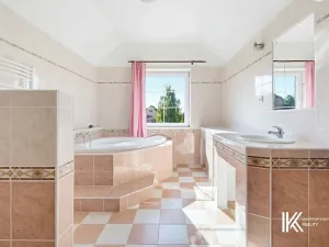 Prodej rodinného domu, Hrochův Týnec, 356 m2