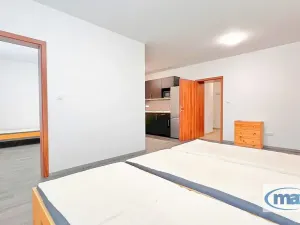 Pronájem bytu 2+kk, Holice, Bratří Čapků, 54 m2